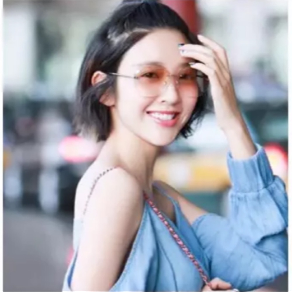 Purple and Pink Women’s Designer Oversized Oval Rimless Gradient Sun Glasses